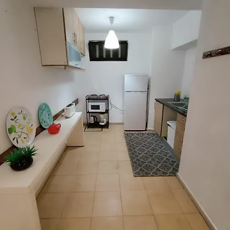 Spacious Economic Center Flat Порту