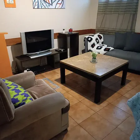 Spacious Economic Center Flat Apartment *