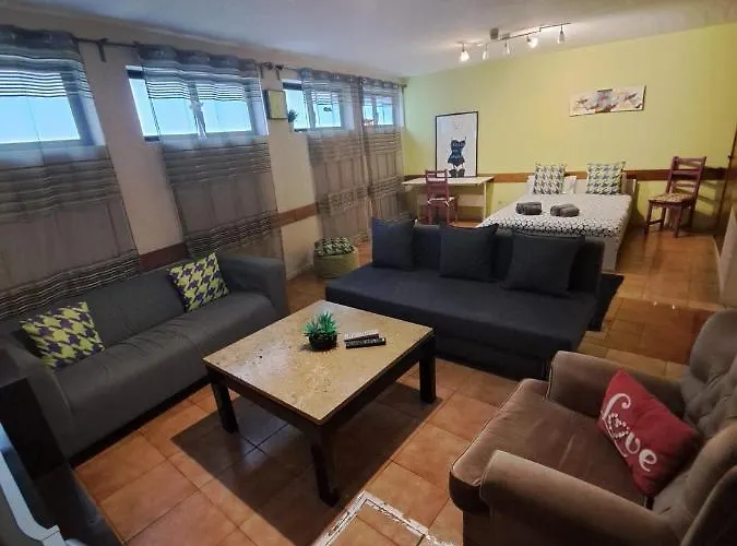 Apartamento Spacious Economic Center Flat *