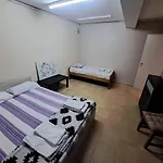 公寓 Spacious Economic Center Flat *
