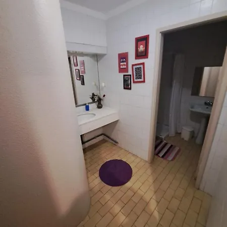Spacious Economic Center Flat Lägenhet