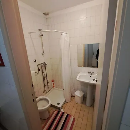 Lägenhet Spacious Economic Center Flat Oporto