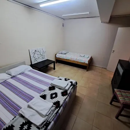 דירה Spacious Economic Center Flat *