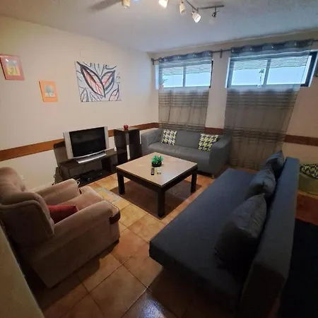 Spacious Economic Center Flat *