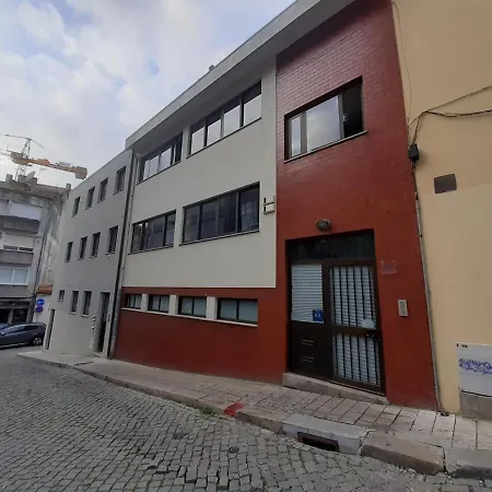 Spacious Economic Center Flat * פורטו