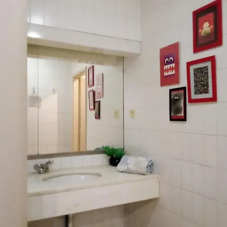 Spacious Economic Center Flat דירה *