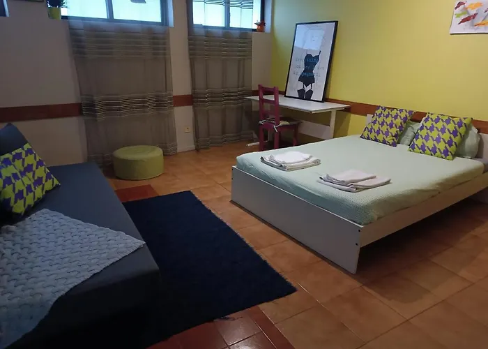 Apartamento Spacious Economic Center Flat